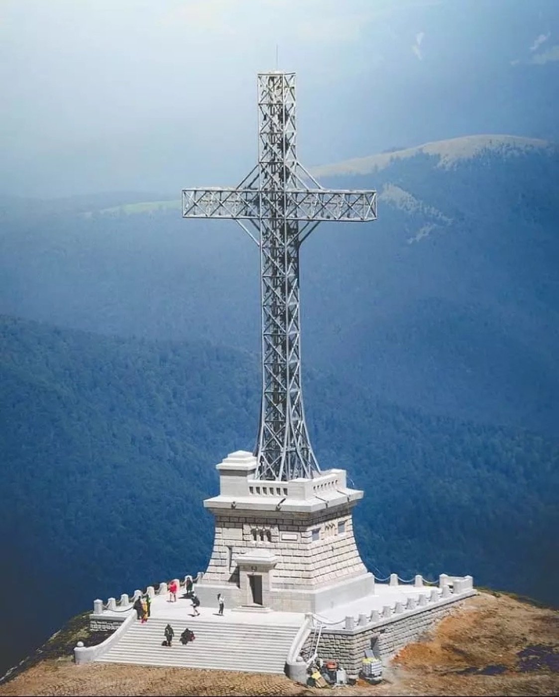 Crucea Eroilor de pe Muntele Caraiman