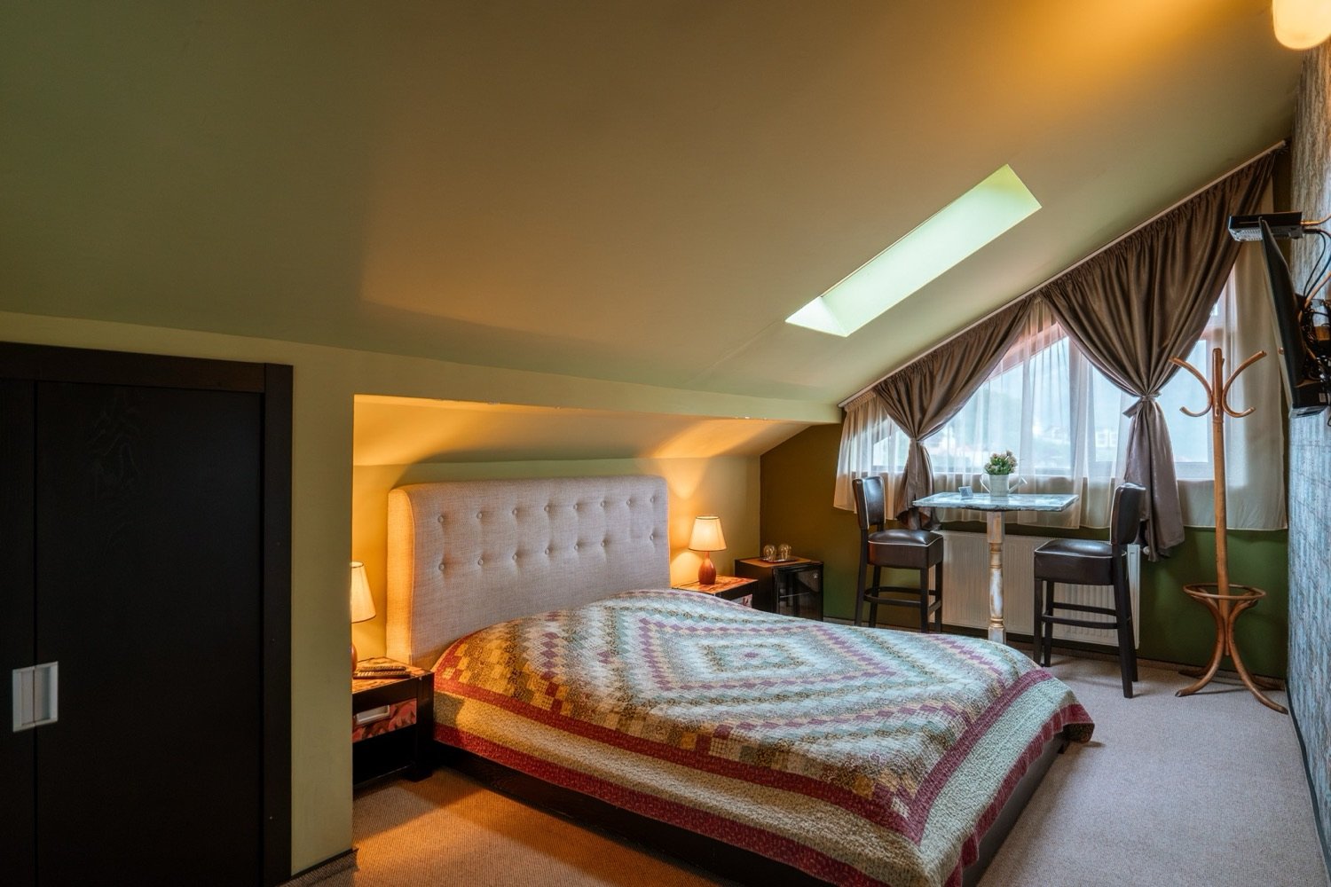 Camera 07 · Double Room